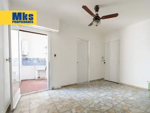 Dos ambientes luminoso en venta Barracas. A cuadras de Av. Montes de Oca!