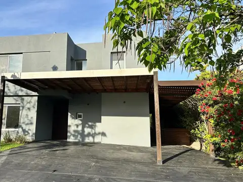 Avenida de los Lagos 5300