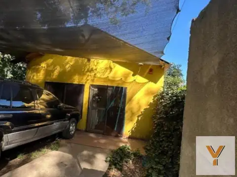 Casa en venta - 2 Dormitorios 1 Baño - La Peregrina
