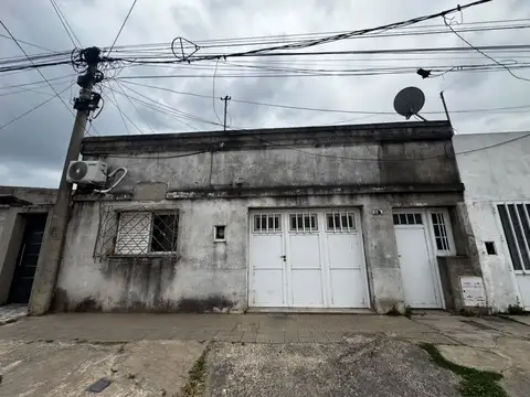 VENTA CASA CON GARAJE EN SANTA FE