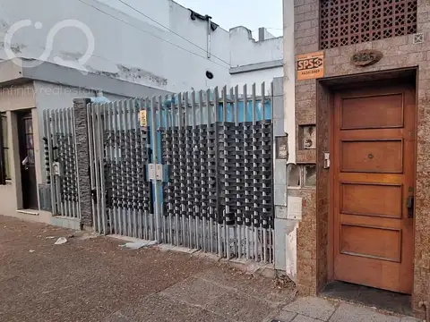 Casa 8 ambientes con 5 baños