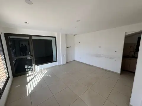 ALQUILER LOCAL COMERCIAL - CONSULTORIO /OFICINA