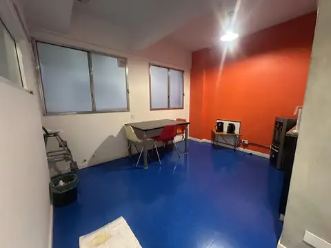 Oficina en Alquiler con 1 cochera