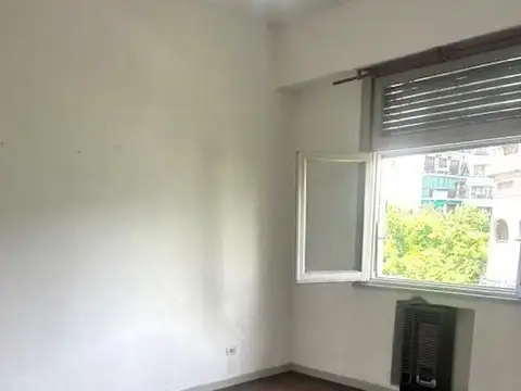 Avenida San Pedrito 100, Piso 2°