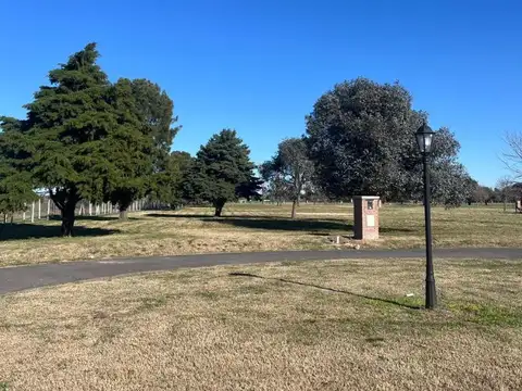 Oportunidad terreno en Barrio MIrabosques