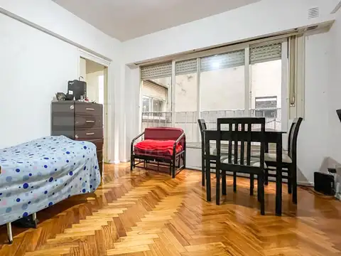 Espinosa  al 2100 Entre Almirante F.J Segui y Nicasio Oroño.