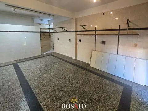 Alquiler de local comercial en esquina en Villa Lugano