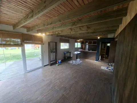 Casa en Alquiler con 2 cocheras