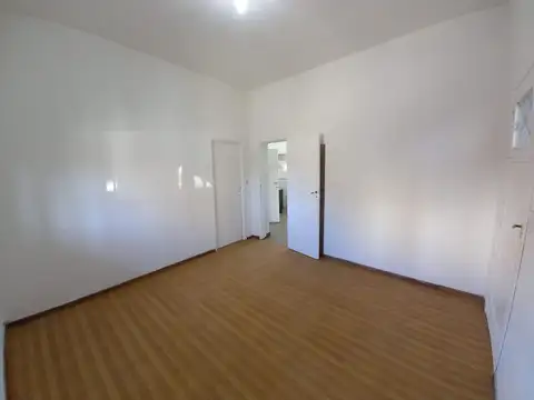 Casa en Alquiler con 1 cochera