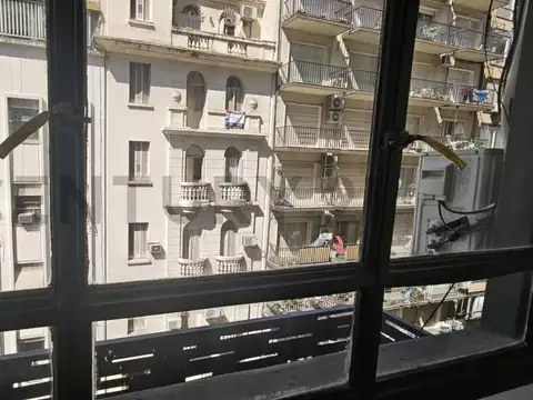 Maipú 800, Piso 880