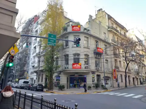 Edificio / Petit Hotel en  Venta con Renta