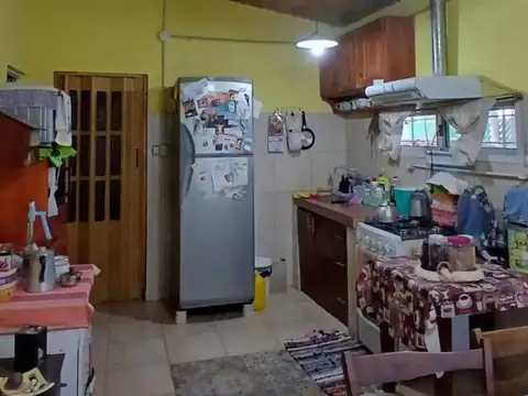Casa 4 ambientes con 1 baño