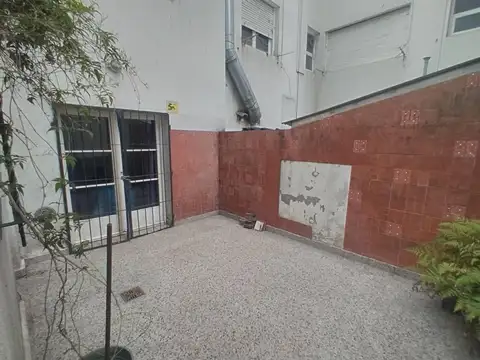 Casa 6 ambientes con 2 baños
