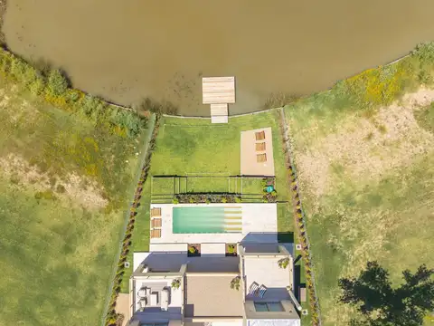 Casa 6 ambientes con 5 baños