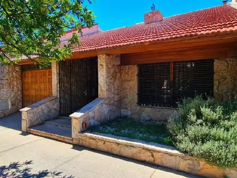 VENTA GRAN CASA CENTRICA SAN RAFAEL, MENDOZA
