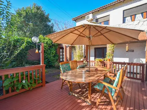 VENTA CASA 4 AMB YCOCHERA APTA CREDITO,PARQUE LURO