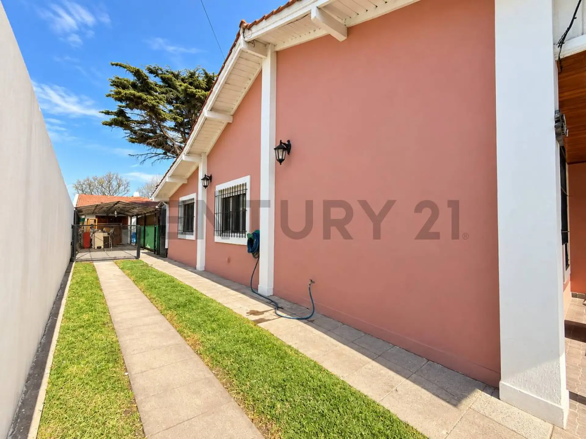 Venta de casa 4 ambientes con quincho, Punta Mogotes