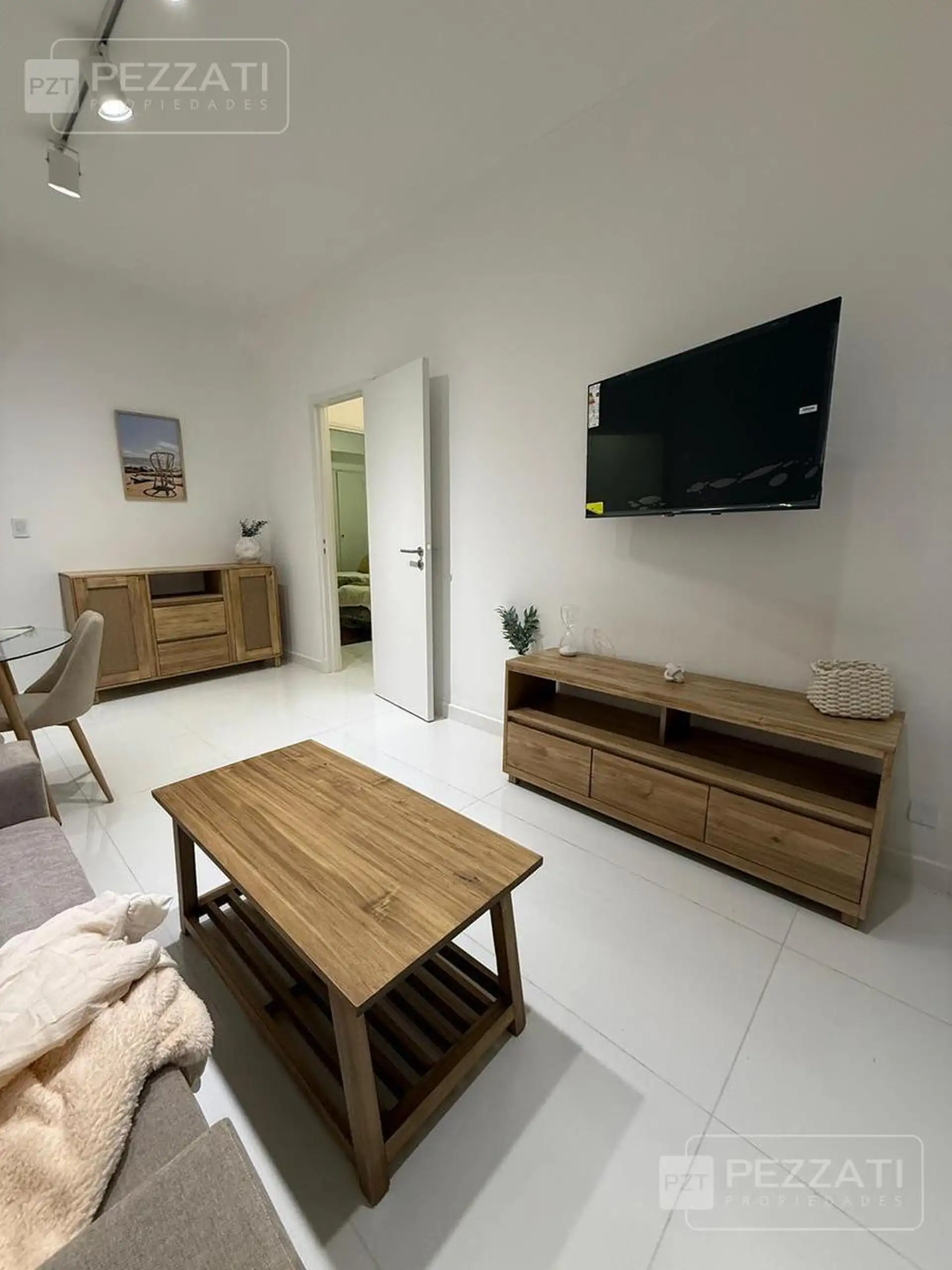 Depto 3 amb, 76m² con dos patios — Sarmiento y Brown