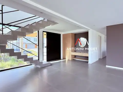 Casa 6 ambientes con 6 baños