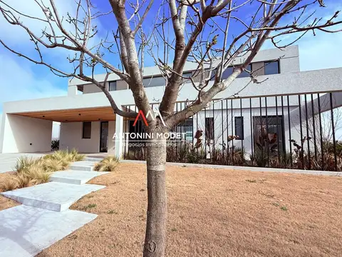 Casa en Venta de 5 dormitorios