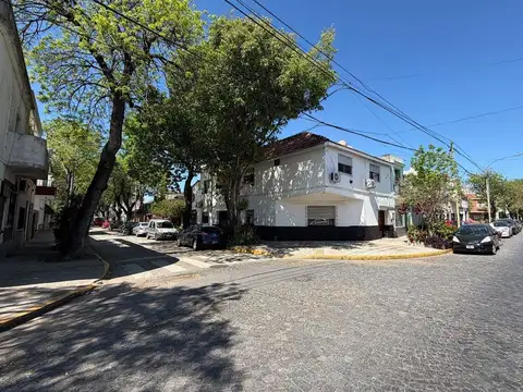 Venta casa 6 amb c/ coch-terraza-quincho floresta