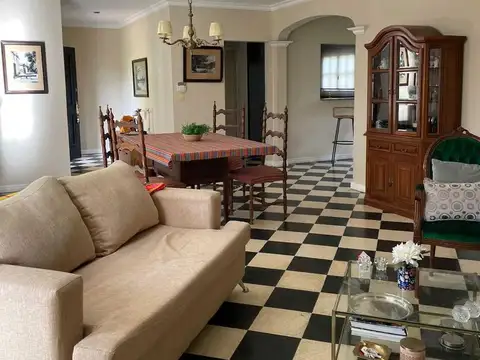 Casa quinta en venta en Lujan