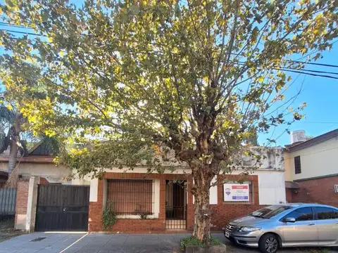 VENTA CASA CON DEPARTAMENTO TRES AMBIENTES SAN MARTIN CENTRO