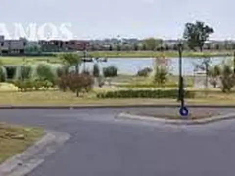 Terreno en Venta de 974,0 m2