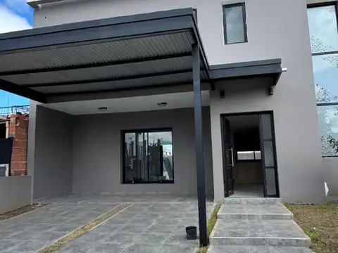 San Ignacio Village 100, Piso 8