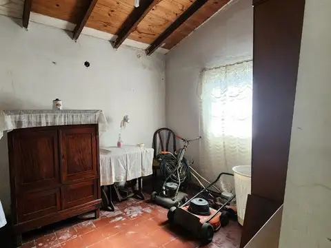 Casa 4 amb venta en Burzaco c/cochera y gran lote