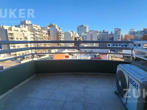 MONOAMBIENTE con balcón, muy luminoso y excelente ubicación