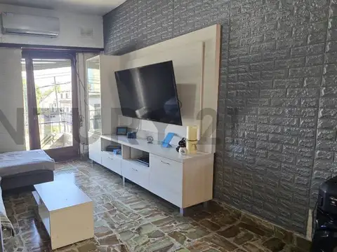 Depto Tipo Casa en Venta de 5 ambientes