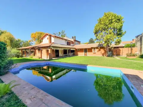 Casa en Venta con 1 cochera