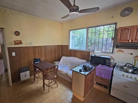 Casa 3 ambientes con 1 baño