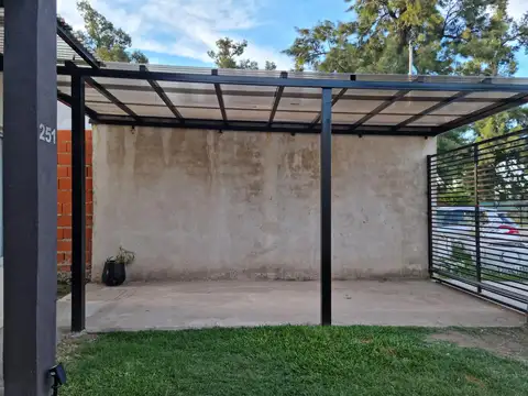Casa 3 ambientes con 1 baño