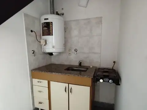  EN NEGOCIACIÓN  - Local comercial al frente.