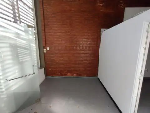 Local comercial al frente. Primer mes libre