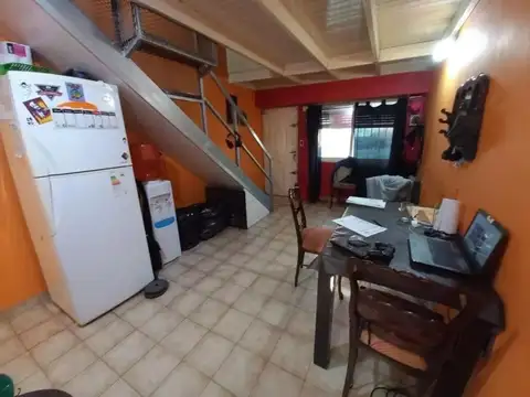 Casa 2 ambientes con 1 baño