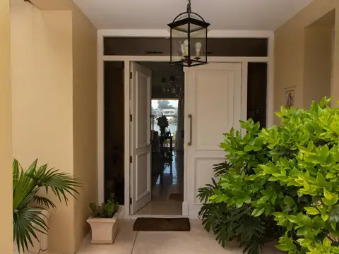 Casa 6 ambientes con 6 baños