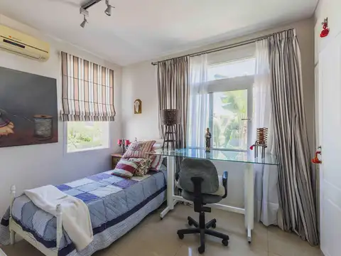 Casa en Venta con 6 cocheras