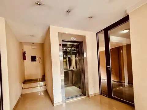 25 De Mayo 1000, Piso 3