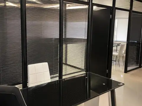 Oficina en Riviera Park