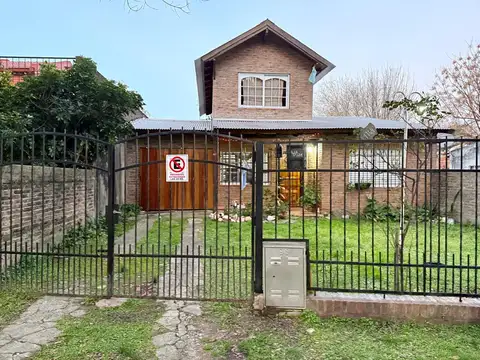 DUPLEX DE DOS DORMITORIOS CON GARAGE Y PATIO