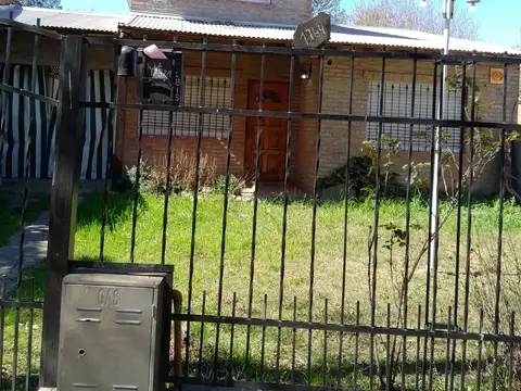 DUPLEX DE DOS DORMITORIOS CON GARAGE Y PATIO