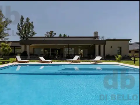 Casa en venta en Chacras del Parana 