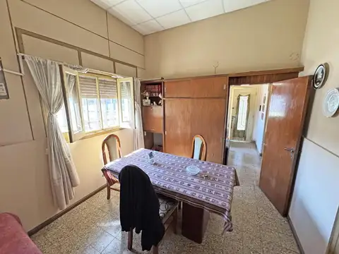 Hipólito Yrigoyen al 700