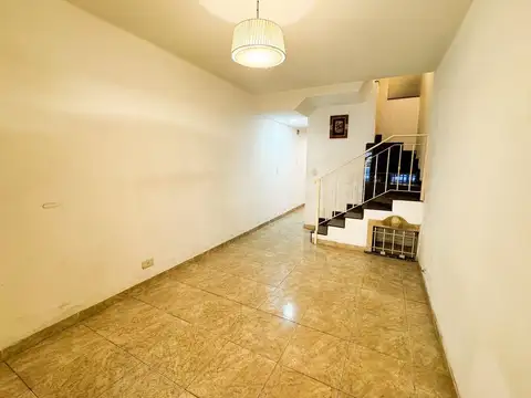Depto Tipo Casa en Venta de 4 ambientes