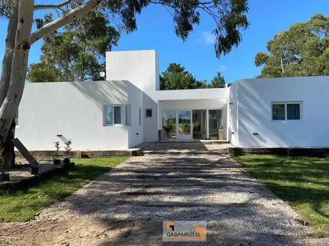 Casa en Venta en Costa Esmeralda Barrio Ecuestre 5 Ambientes