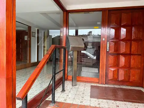 DEPTO 3 AMB. - PLENO CENTRO- GAS NATURAL - VISTA AL MAR