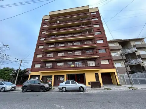 DEPTO 3 AMB. - PLENO CENTRO- GAS NATURAL - VISTA AL MAR